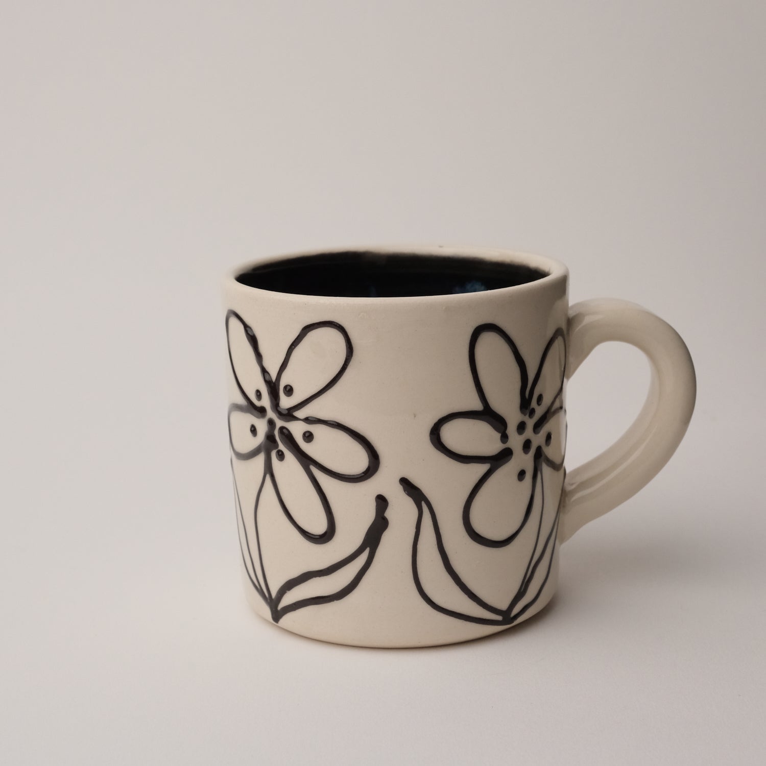 Black and White Flower Sliptrail Mug – Studio Naptime