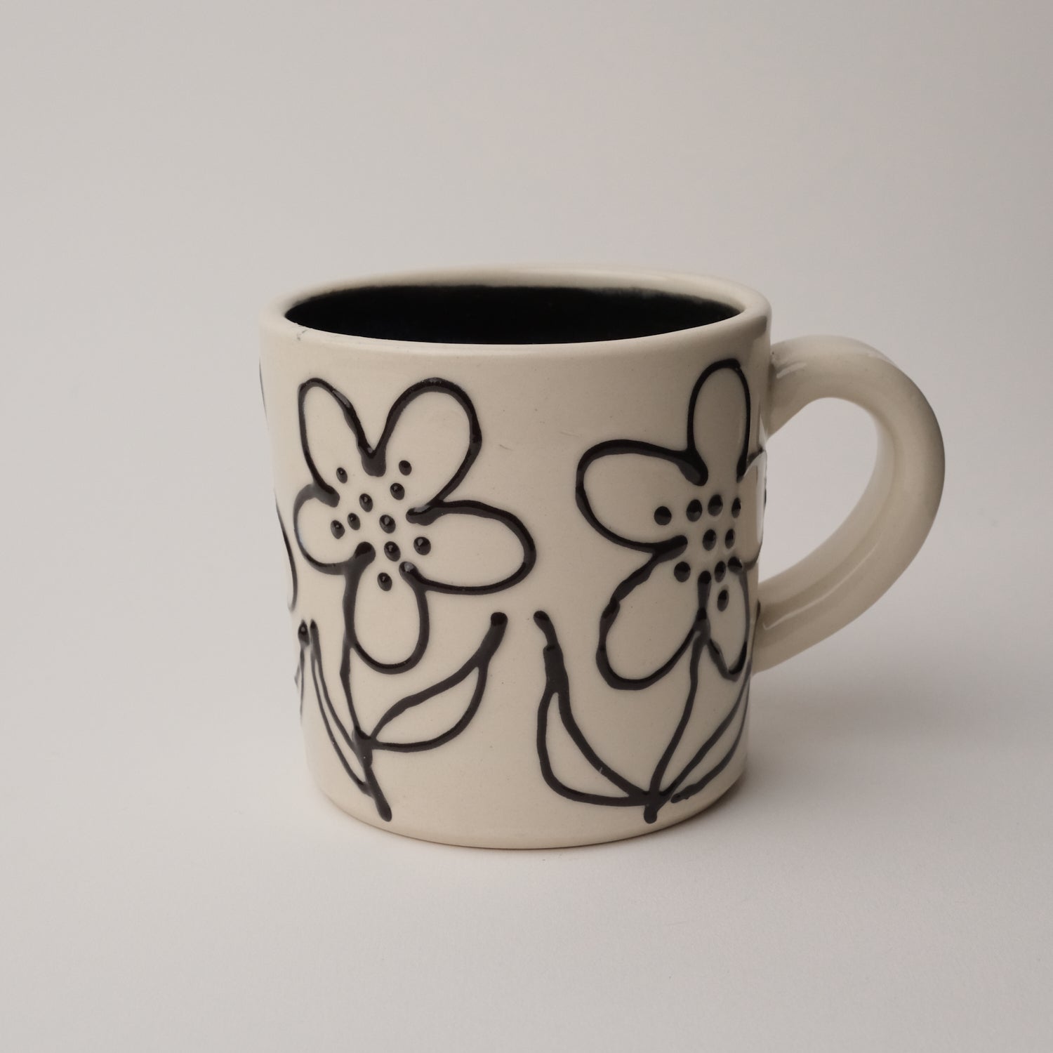 Black and White Flower Sliptrail Mug – Studio Naptime