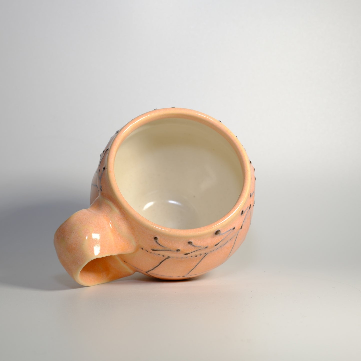 Peach Sliptrail Mug / Teacup